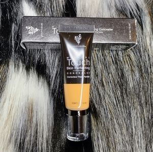 Younique Concealer - Satin